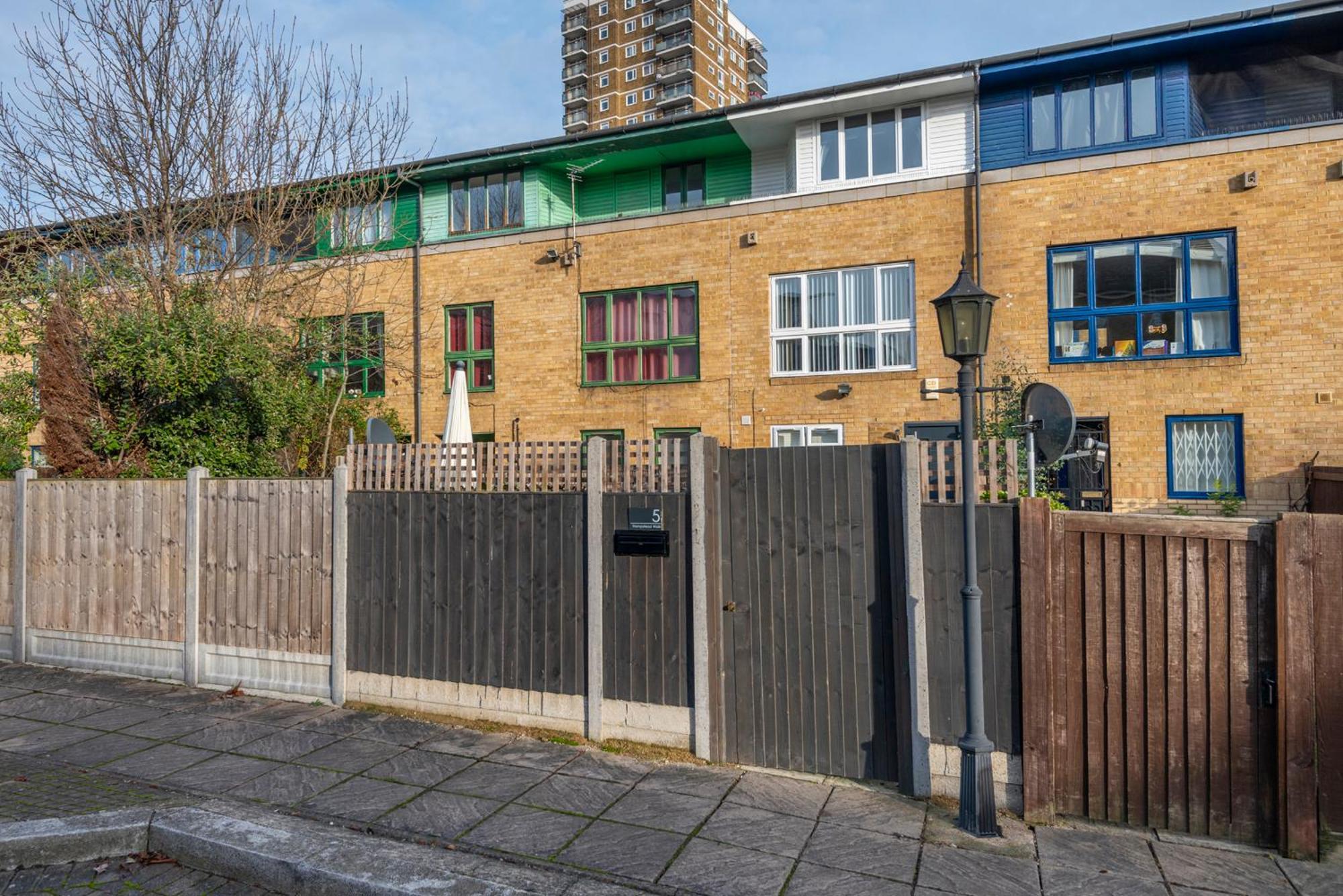 2 Bed Town House With Garden In Hackney, Londonアパートメント エクステリア 写真