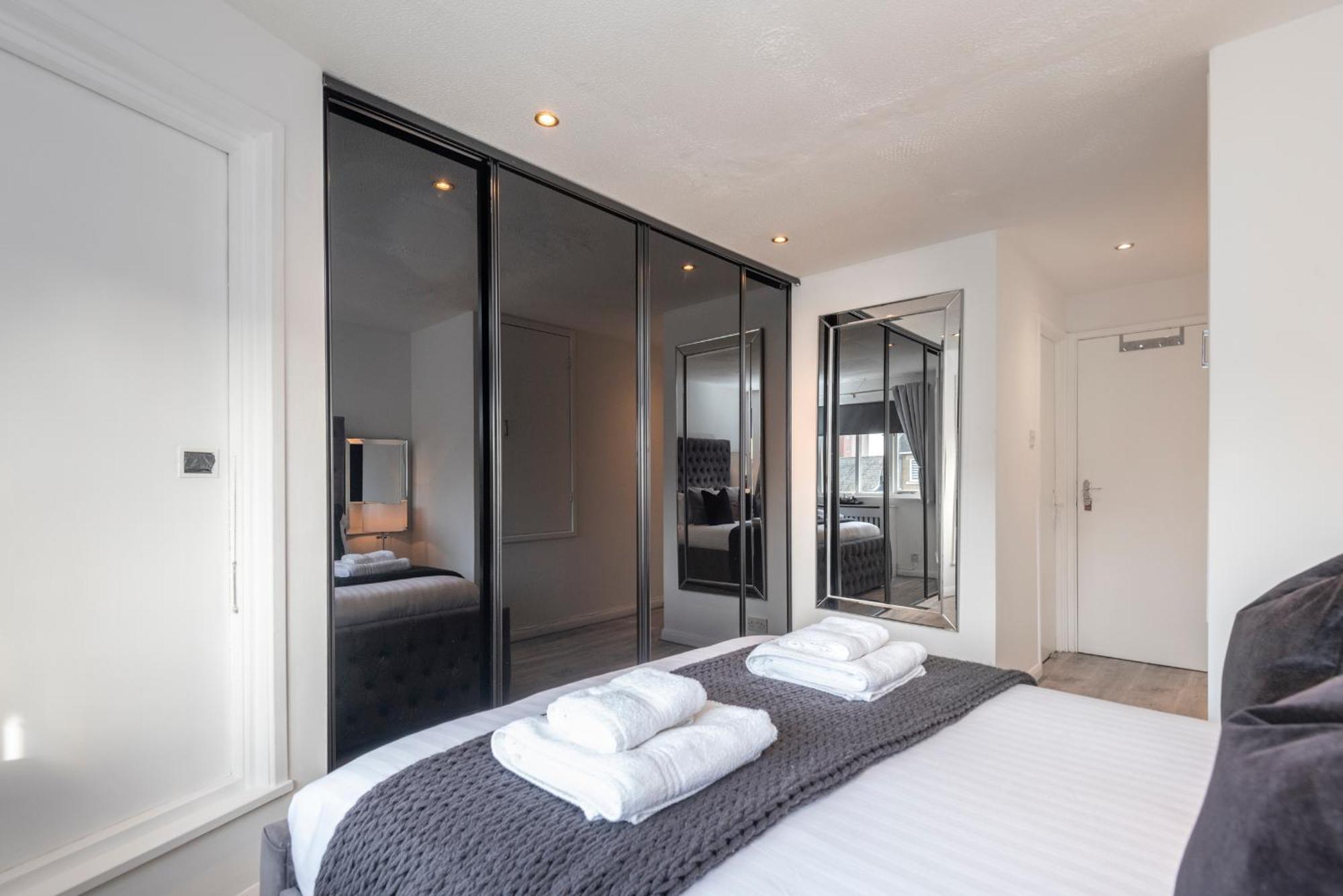 2 Bed Town House With Garden In Hackney, Londonアパートメント エクステリア 写真