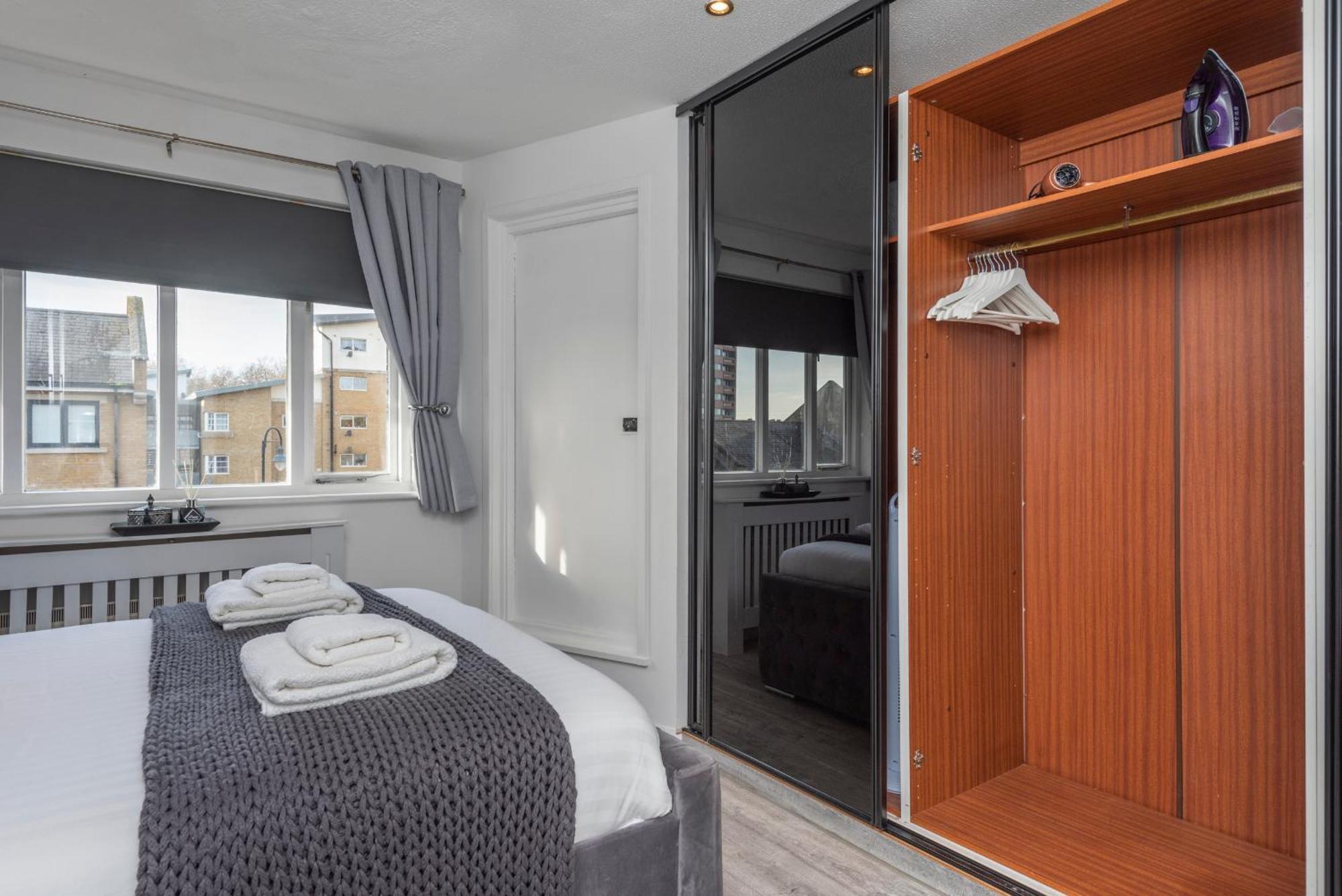 2 Bed Town House With Garden In Hackney, Londonアパートメント エクステリア 写真